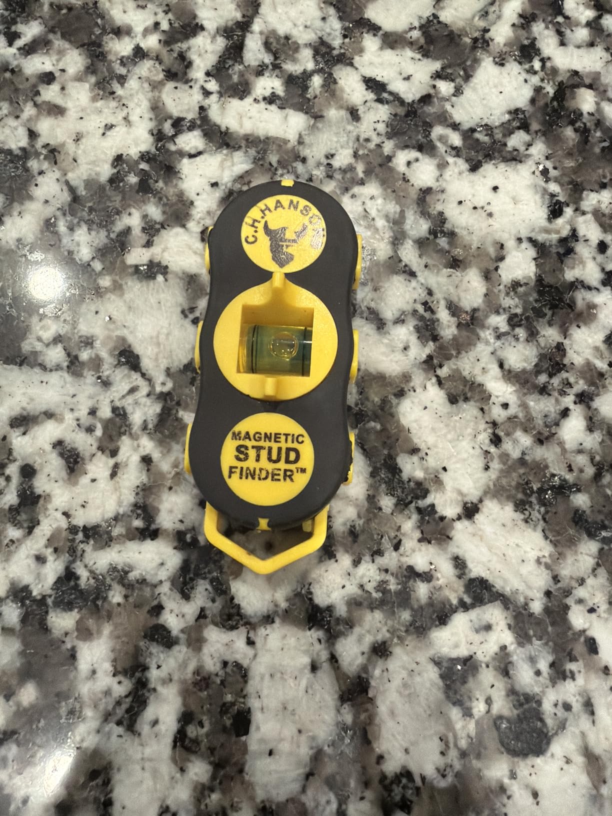 CH Hanson Magnetic Stud Finder | Battery-Free Stud Locator with Rare Earth Magnets | Finds Nails & Screws Behind Drywall | Built-In Level for TV Mounting, Shelves & Home Projects customer photo 2