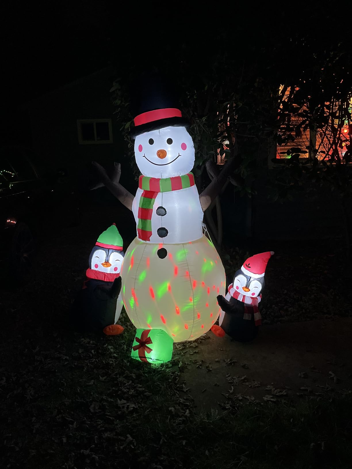 OurWarm 6ft Christmas Inflatables Christmas Decorations Outdoor, Inflatable Snowman Penguin Blow Up Yard Decorations with Rotating LED Lights for Indoor Outdoor Christmas Decorations Yard Garden Decor customer photo 2