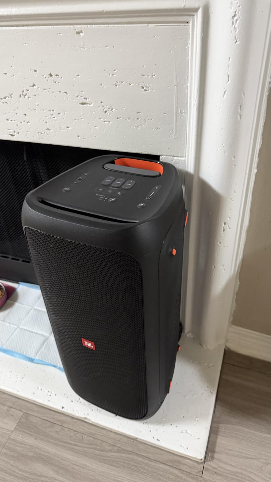 JBL Partybox 310 - Portable Party Speaker with Long Lasting Battery, Powerful JBL Sound and Exciting Light Show,Black customer photo 1
