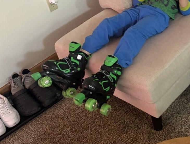 Nattork Kids Roller Skates for Boys Girls Kids, 4 Sizes Adjustable Quad Skates with All Light up Wheels - Birthday Gift for Indoor Outdoor Sports customer photo 2