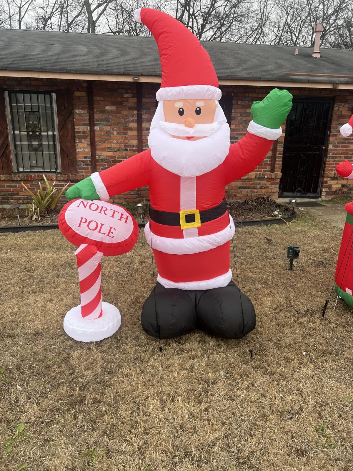 MorTime 8 FT Christmas Inflatable Santa Claus with Guidepost, Blow up Lighted Giant Wave Santa Claus North Pole with LED Lights Yard Decoration Party Display for Xmas Outdoor Decorations customer photo 2