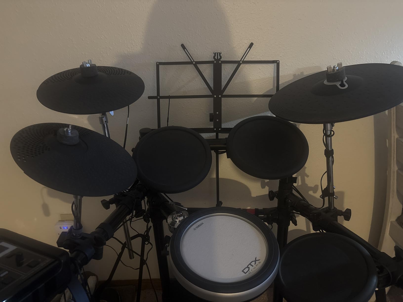Yamaha DTX6K-X Electronic Drum Set with DTX-PRO Module, 70 Premium Customizable Kits, Kit Modifier Controls, USB Audio/MIDI, Silent Silicone Heads, DTX Touch Sound Editor Smart App customer photo 1