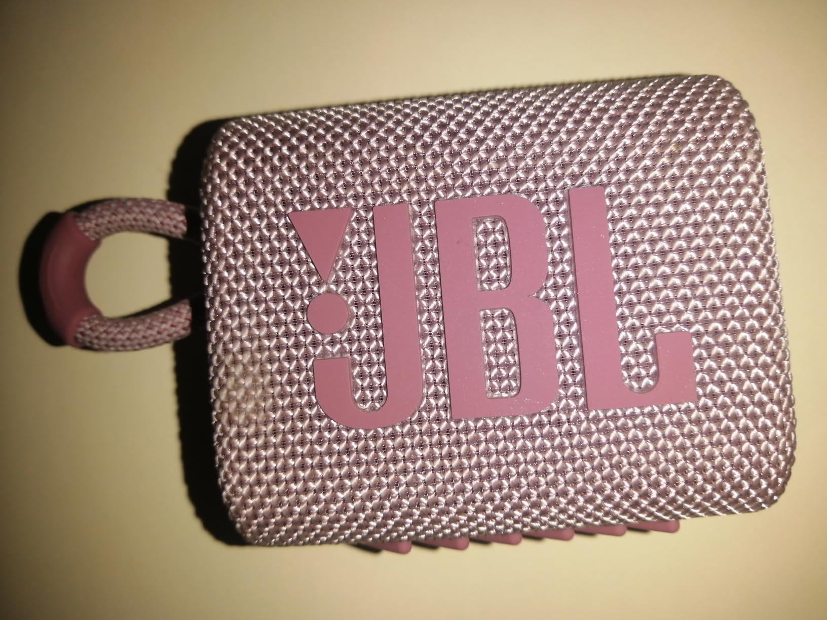 JBL Go 3 - Portable Mini Bluetooth Speaker, big audio and punchy bass, IP67 waterproof and dustproof, 5 hours of playtime, speaker for home, outdoor and travel (Black) customer photo 1