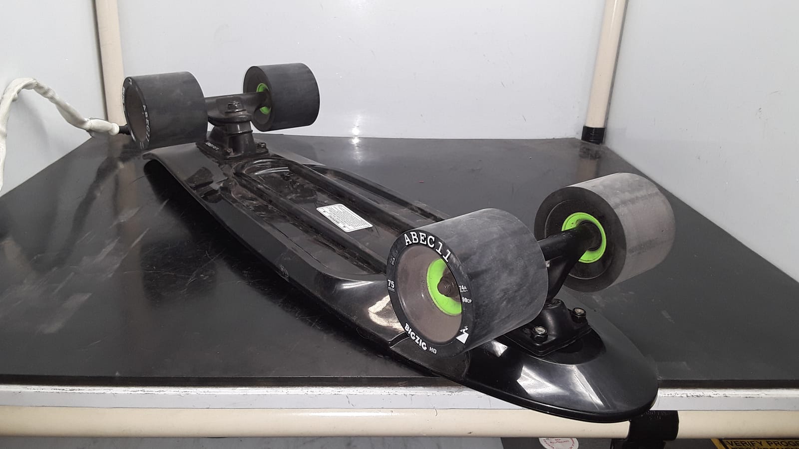 KMX Classic Retro Mini Cruiser Skateboard for Kids, Teens, Adults | Portable Compact Cruiser for Boys, Girls, Students, Beginners & Pros, Smooth Bearings, PU Wheels, Aluminum Trucks customer photo 2