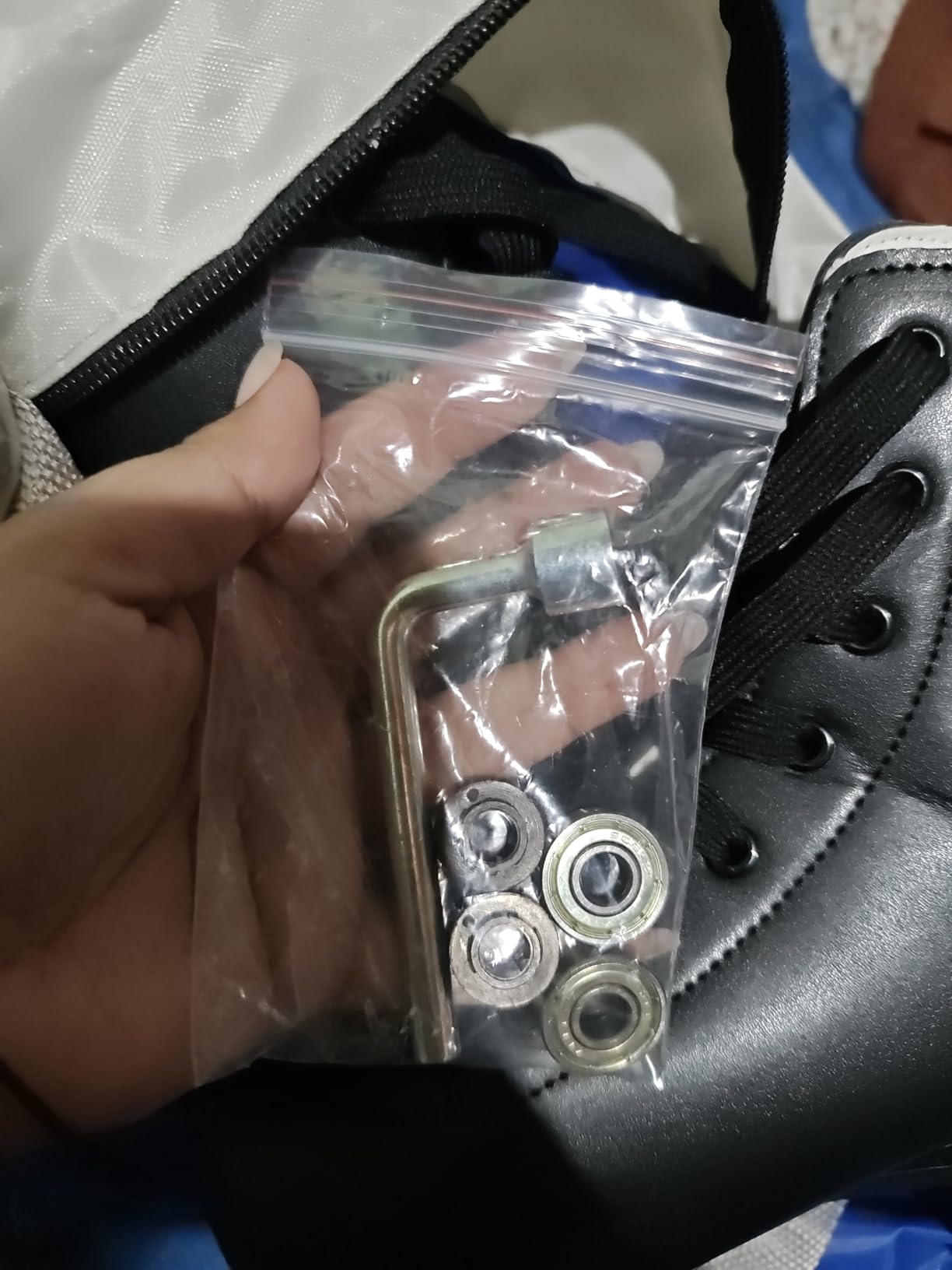 YYW Roller Skates for Women Men, High Top PU Leather Classic Double-Row, Indoor Outdoor, Beginner Shoes Bag customer photo 1