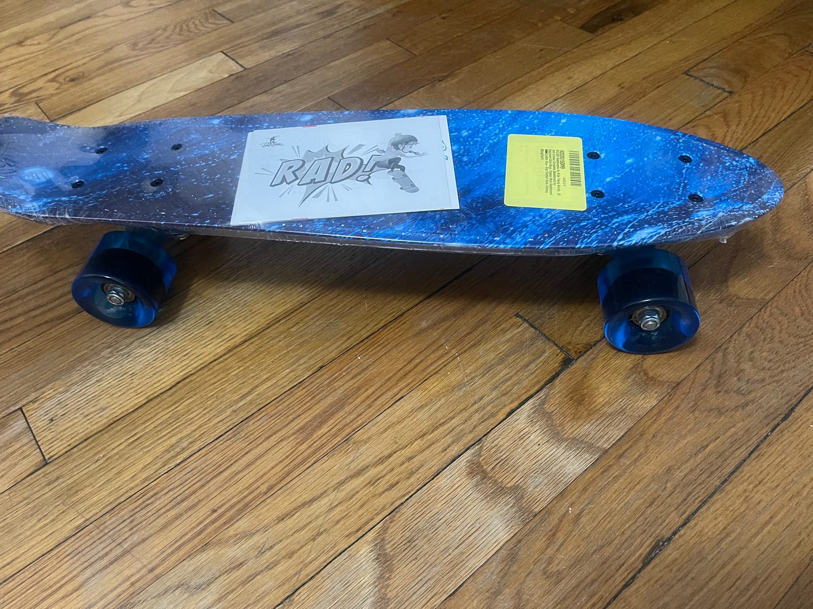 BELEEV 22 inch Skateboards for Kids, Cruiser Skateboard for Beginners Girls Boys Teens Adults, Mini Skateboards Classic Complete Skate Board with Skate T-Tool, Max Load 220 LBS customer photo 1
