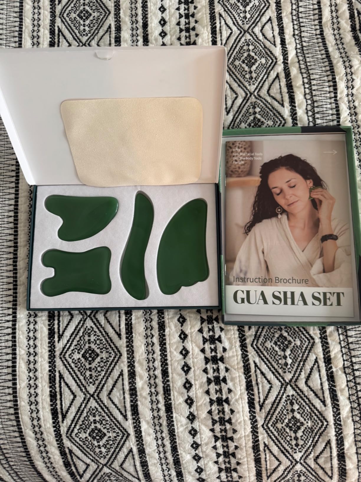 Rena Chris Guasha Massage Tool, 4 pcs Gua Sha Facial Tool, Guasha Board for SPA Acupuncture Therapy Trigger Point Treatment, Gua Sha Scraping Massage Tool (Green) customer photo 1