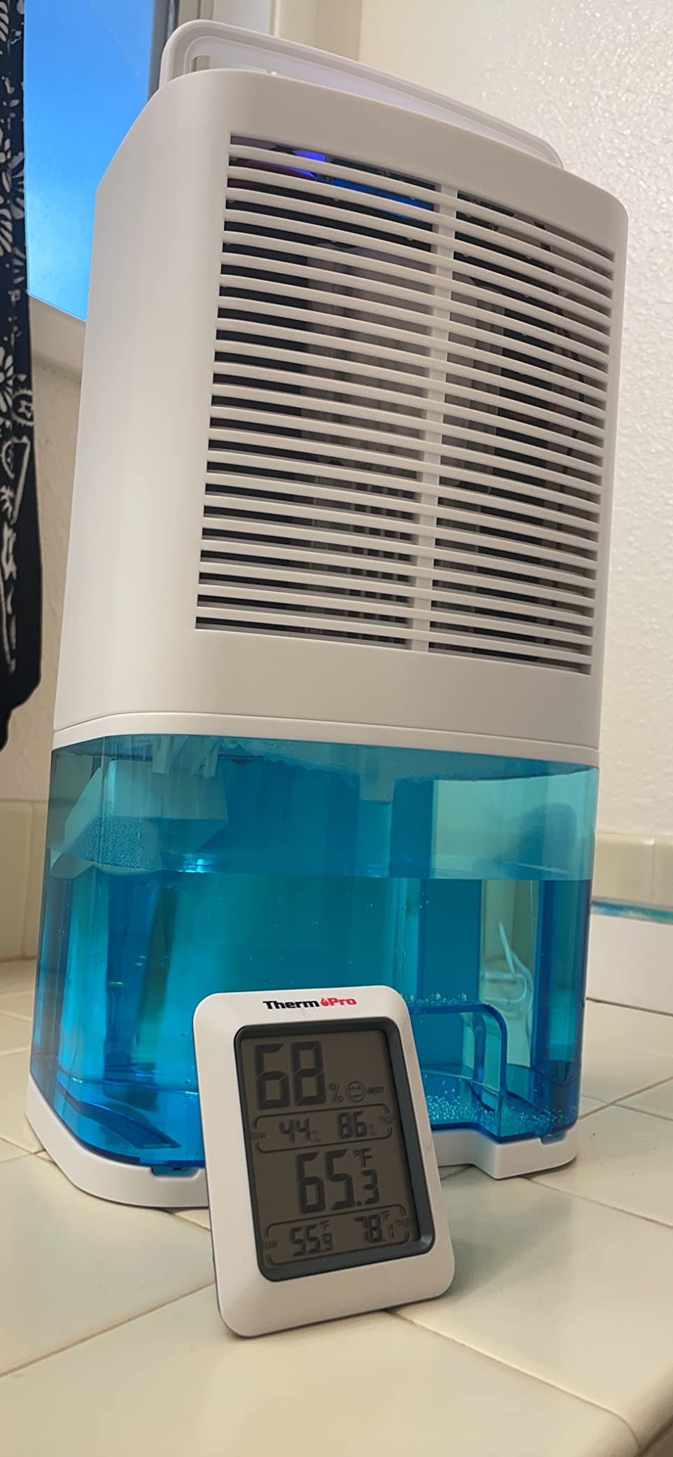Dehumidifier 68oz(2000ml) Small Dehumidifier with Drain Hose for Up to 650 sq.ft Ultra Quiet Mini Portable Air for Home Basements Bathroom Bedroom Closet Kitchen RV customer photo 1