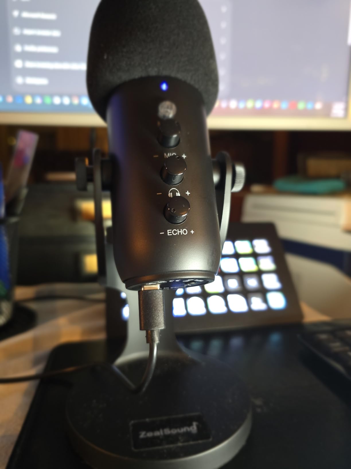ZealSound Podcast Microphone for PC, Noise Cancellation USB Mic with Gain, Volume Adjustment & Mute Button, Monitoring & Echo customer photo 2