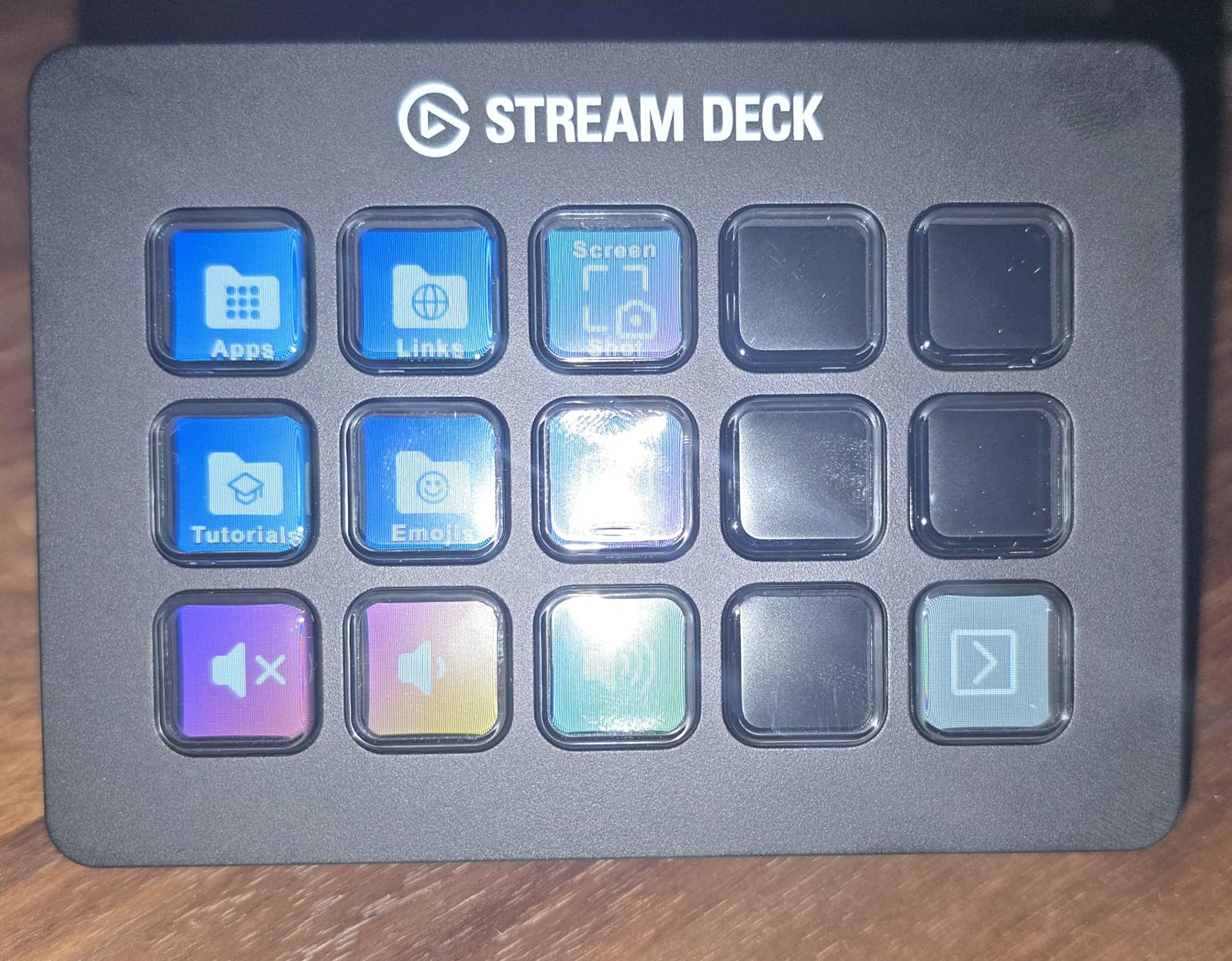 Elgato Stream Deck MK.2 Studio Controller, 15 Macro Keys | Trigger actions in OBS, Twitch, YouTube and more, Visual feedback, Hundreds of plugins, Works with Mac and PC customer photo 2