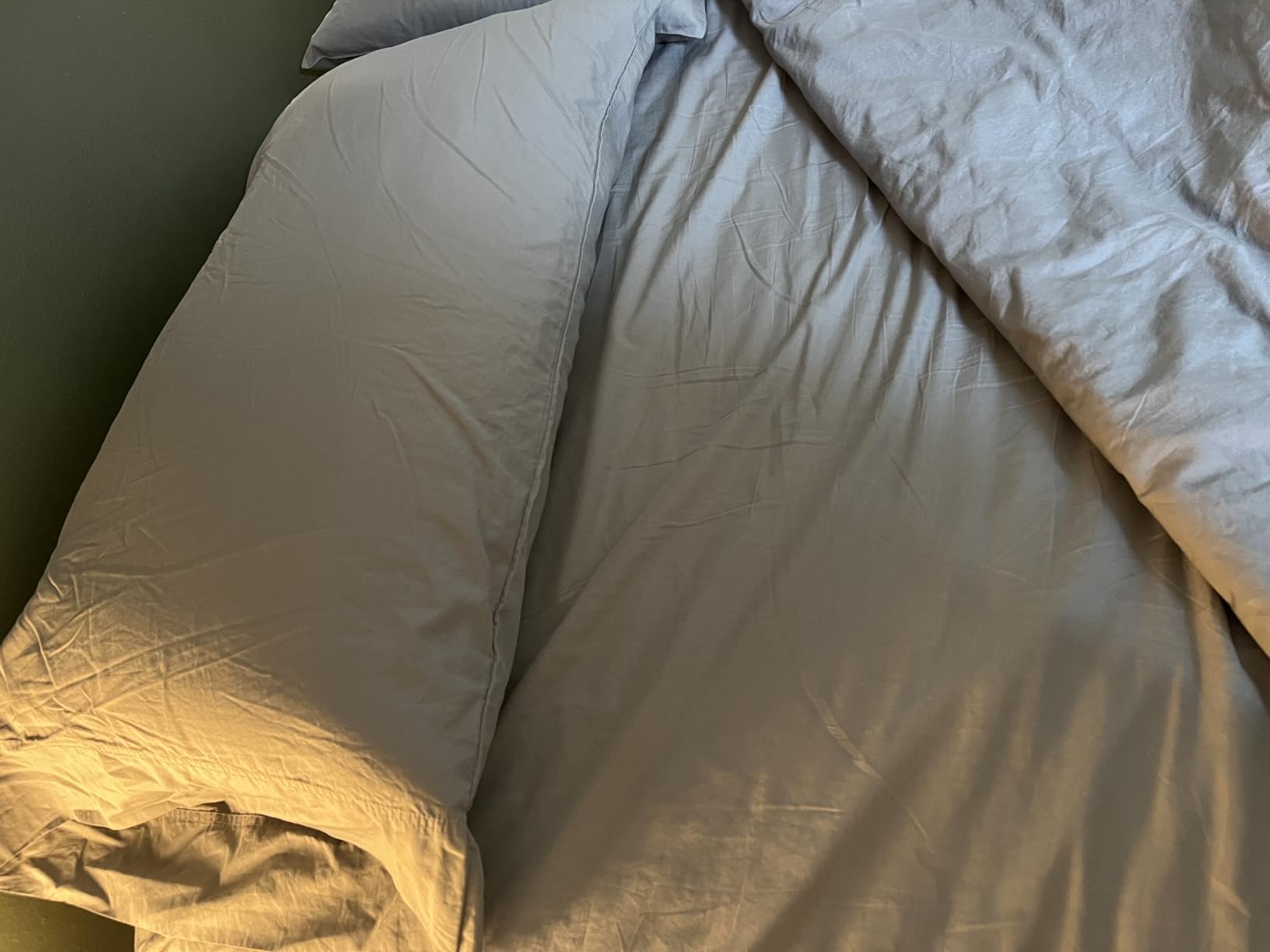 Sleep Mantra Premium 100% Organic Cotton Queen Bed Sheet Set - Soft & Cooling Percale Weave - 4 Piece Bedding Set with Deep Pocket - GOTS Certified - Breathable & Eco-Friendly (Queen, Dark Gray) customer photo 1