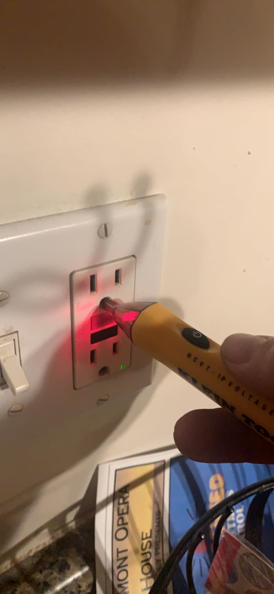 Klein Tools NCVT1P Voltage Tester, Non-Contact Low Voltage Tester Pen, 50V to 1000V AC, Audible and Flashing LED Alarms, Pocket Clip customer photo 2
