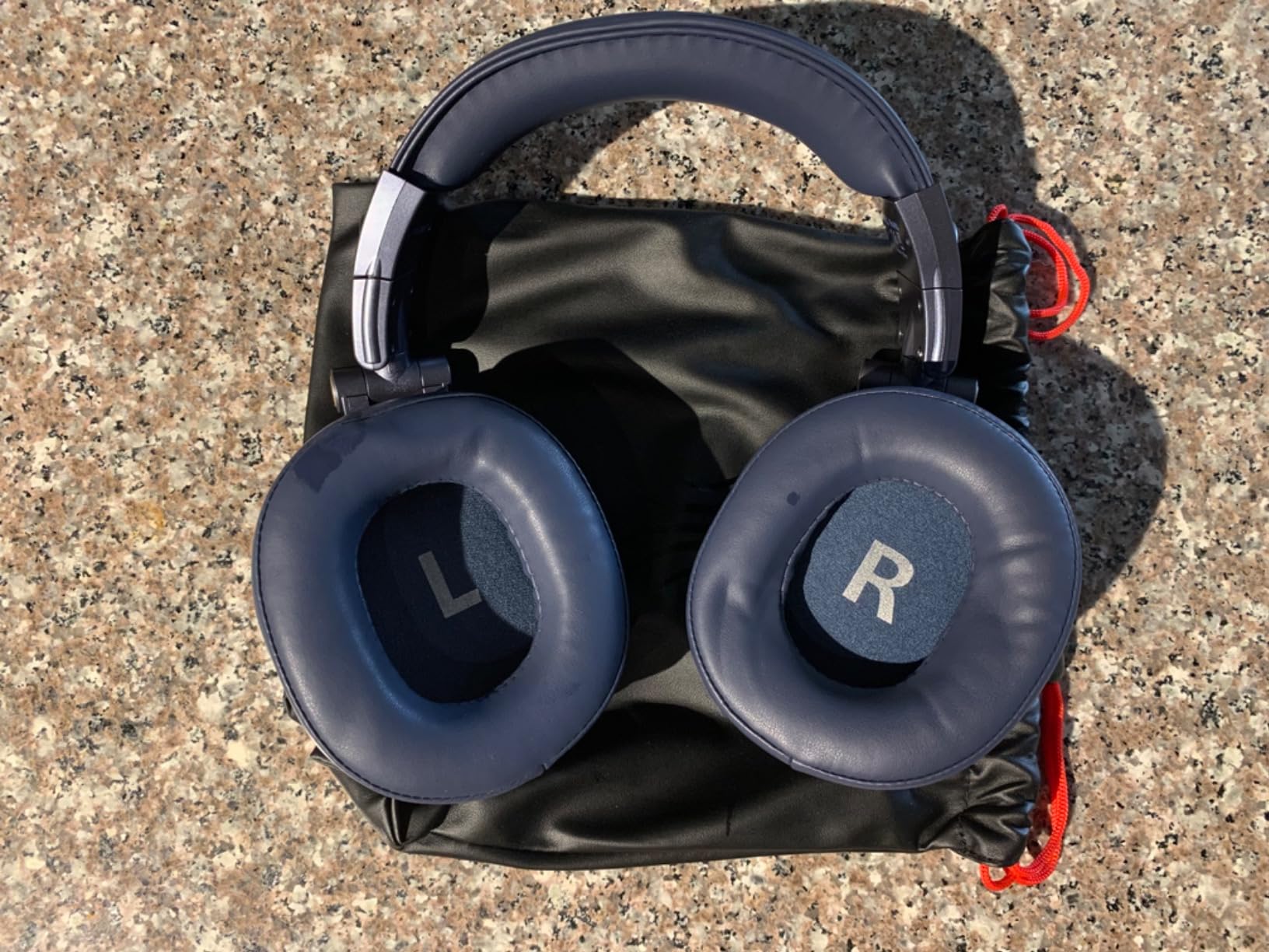 OneOdio A71 Hi-Res Wired Over-Ear Studio Headphones for DJ, Mixing - Black customer photo 1