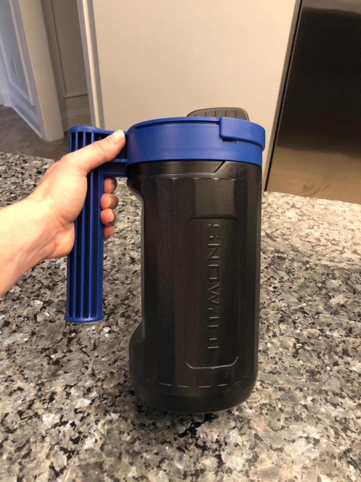 Snow Joe Salt Spreader Handheld - Ice Melt Spreader with 5 lb Capacity, Adjustable Dial Flow Control for Grass Seed, Fertilizer & More, SJSPD1 customer photo 1