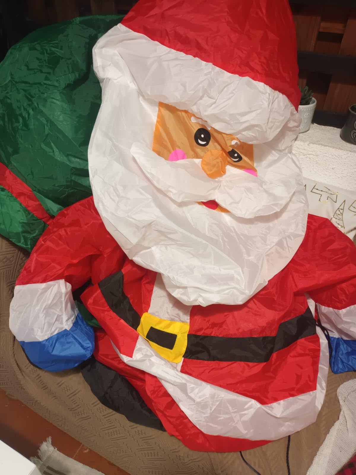 6 FT Christmas Inflatable Santa Claus Outdoor Decorations, Blow up Santa Claus with Gift Bag, Large Xmas Santa Carrying Present Sack, Outside Decor for Yard Garden Lawn Home Party, Built-in LED Lights customer photo 2