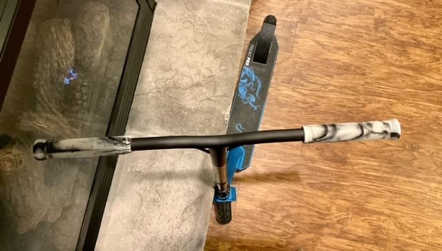 Mongoose Tread Kids and Adult Freestyle Dirt Scooter, 200mm Big Air Filled Tires, Great for Dirt and Gravel, Ages 8 Years and Up, Max Rider Weight 220 Pounds customer photo 1