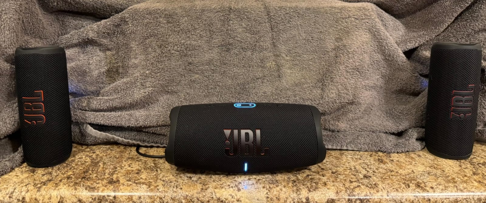 JBL Flip 6 - Portable Waterproof Speaker - Blue | Louder, more powerful sound, IP67 waterproof and dustproof, 12 Hours of Playtime, Bold design customer photo 2
