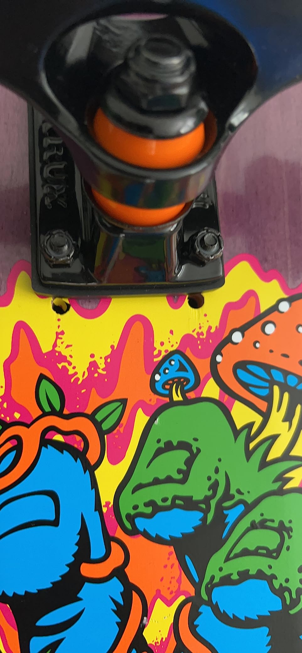 Santa Cruz Skateboard Complete Toxic Hand 80's Old School Shape 9.7