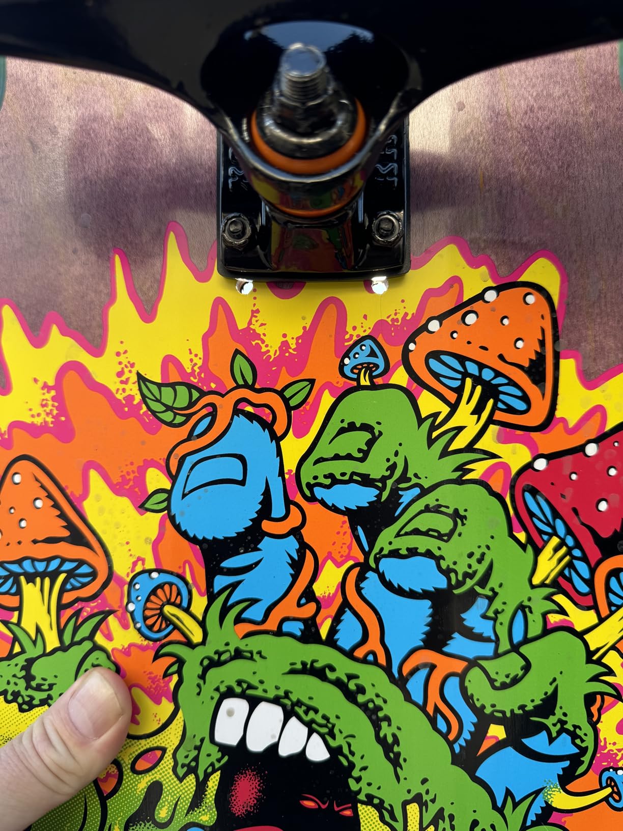 Santa Cruz Skateboard Complete Toxic Hand 80's Old School Shape 9.7