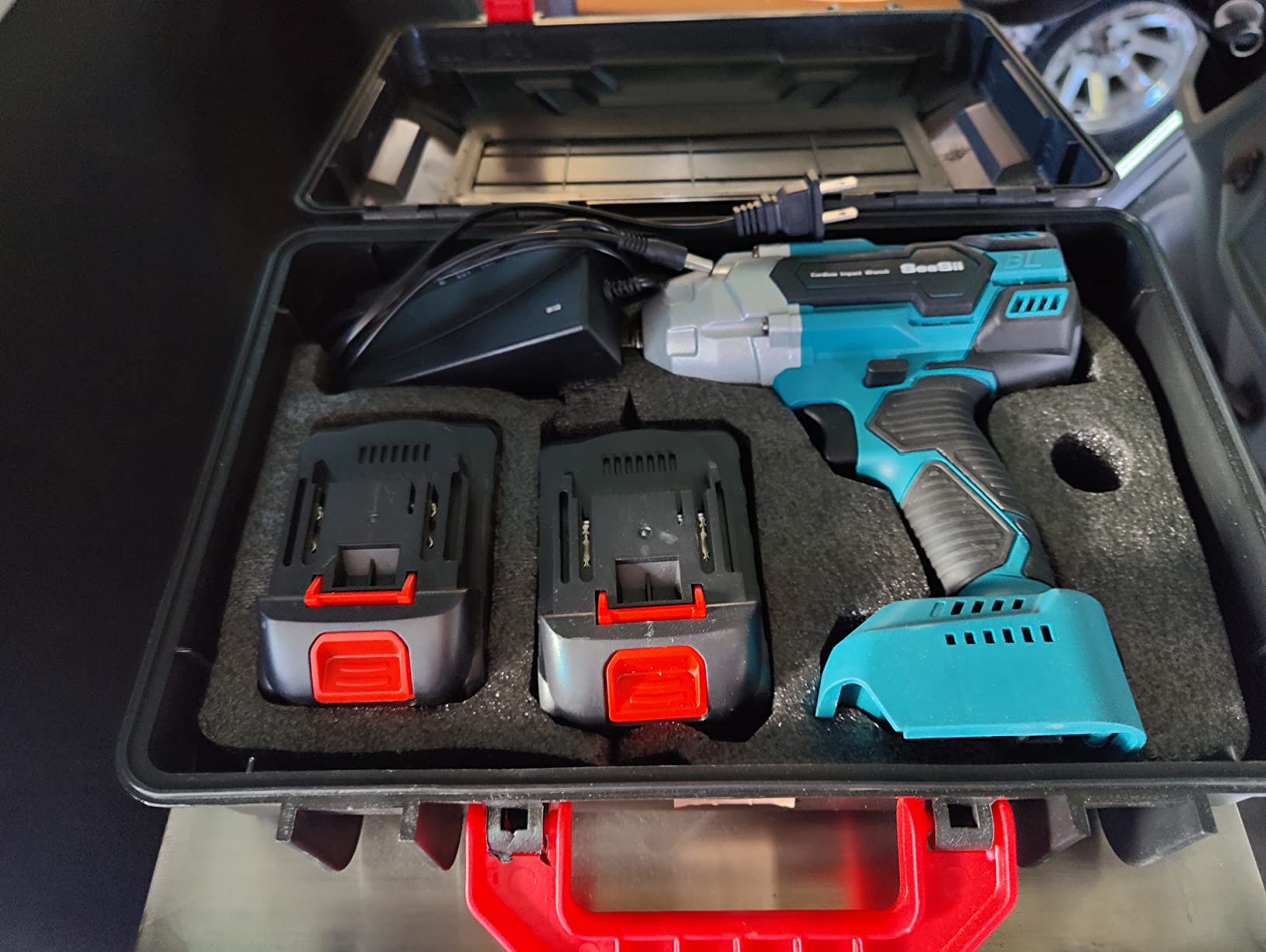 Seesii Cordless Impact Wrench 1/2 inch, High Torque 479 Ft-lbs(650Nm) Brushless Impact Gun, 2500RPM w/2x4.0 Battery, 6 Sockets, 8 Drill Bits, High Torque Power Impact Driver for Car Home, WH6 Lite customer photo 2