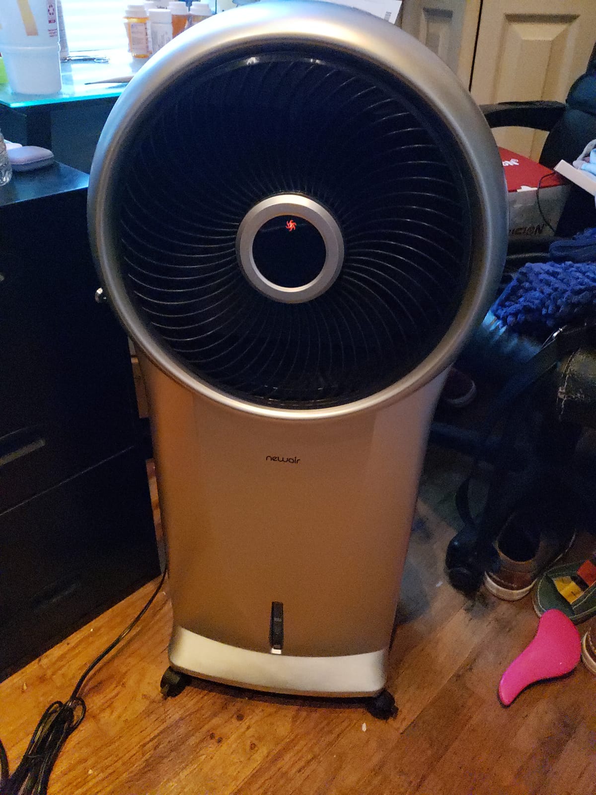 Newair Evaporative Air Cooler | AC Portable Air Conditioner Alternative with 1,600 CFM Airflow | Room Cooling Fan for Bedroom, Garage & Indoor Use | White customer photo 2