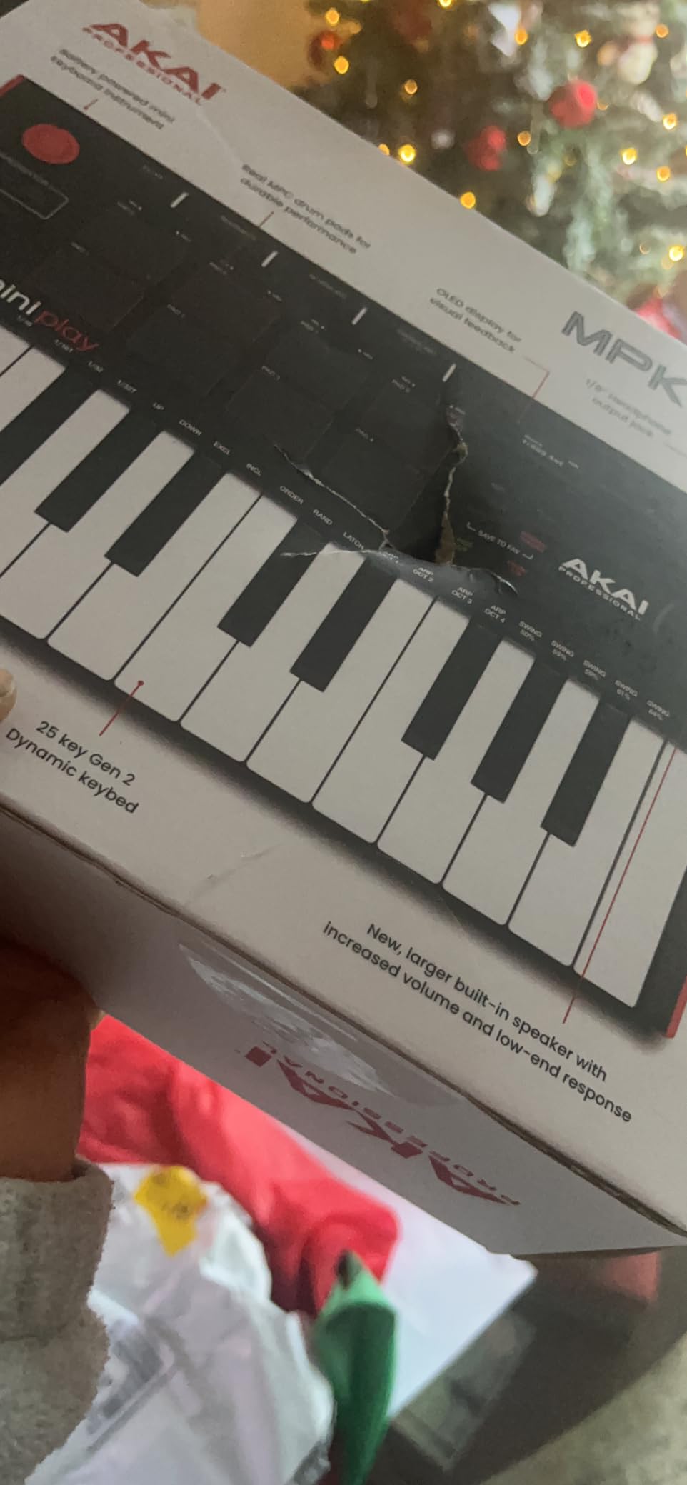 Akai Professional MPK Mini Play MK3 25-Key USB MIDI Keyboard Controller | Velocity-Sensitive Mini Keys, 8 MPC Pads, 8 Knobs, Built-In Sounds, Speaker, Software Suite Included, for Beat Makers customer photo 2