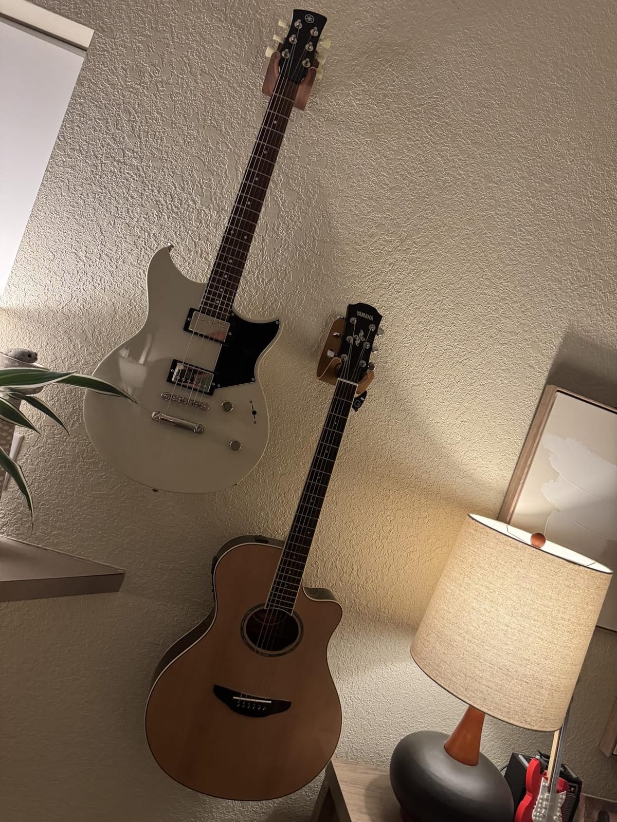Yamaha Revstar Element RSE20 BL Electric Guitar, Black customer photo 1