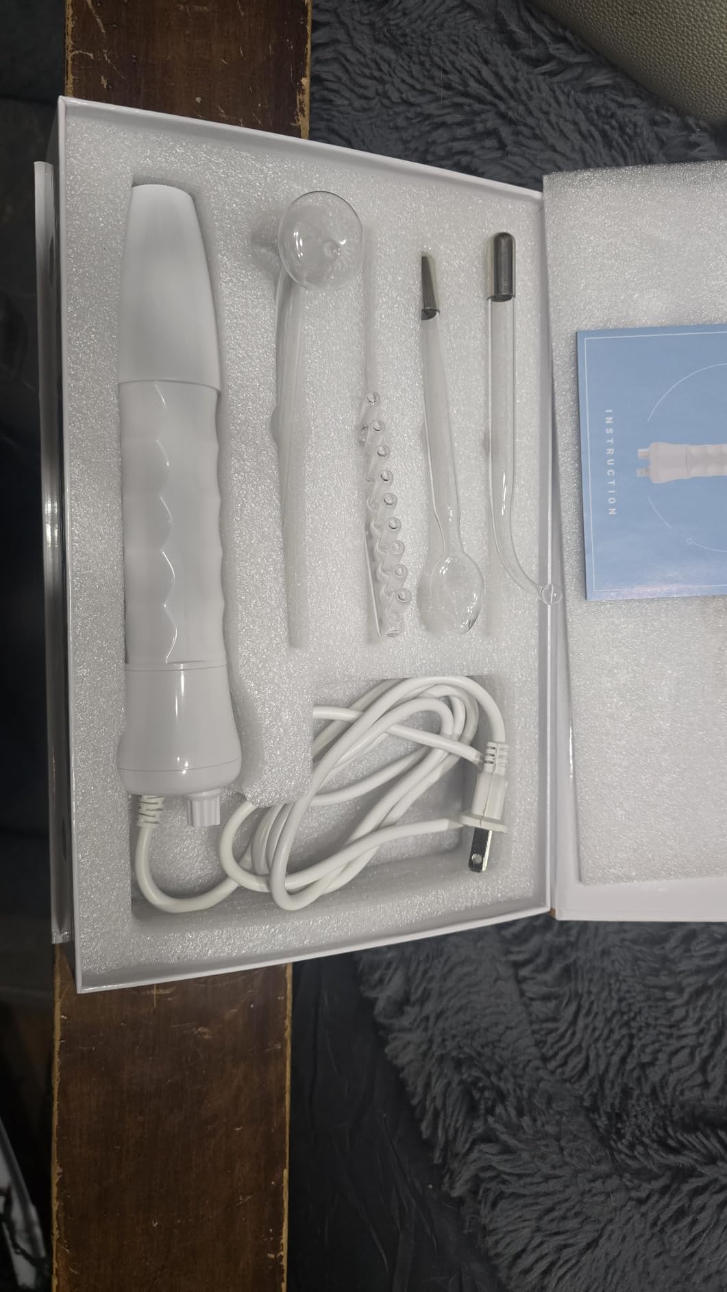 High Frequency Facial Wand - Uaike 4 in 1 Violet Portable Handheld | High Frequency Facial Machine - at Home Face Skin Wand Device with 4 Pcs Purple Glass Tubes customer photo 1
