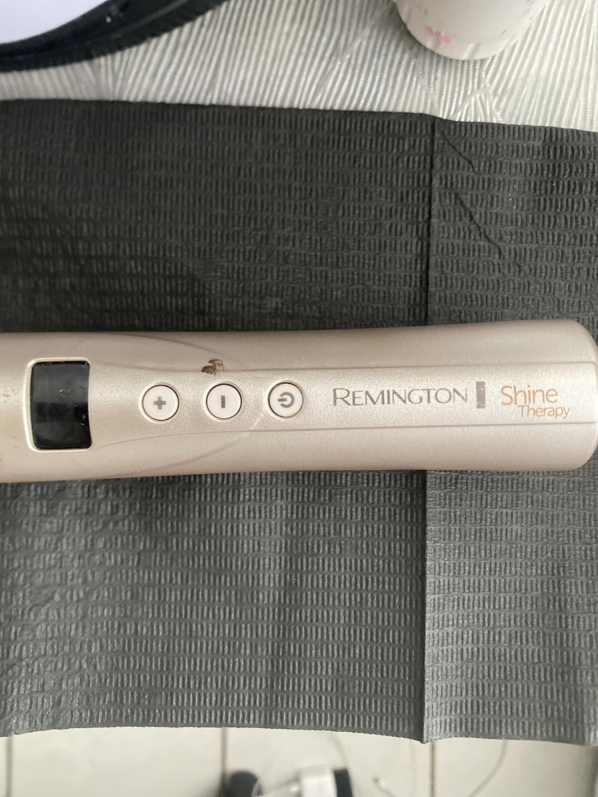 Remington Shine Therapy Curling Wand, 1 Inch, Argan Oil & Keratin | Argan Oil and Keratin infused, Straight Barrel for Loose Waves, Includes Heat Glove, Ceramic Technology for Smooth Shine customer photo 1