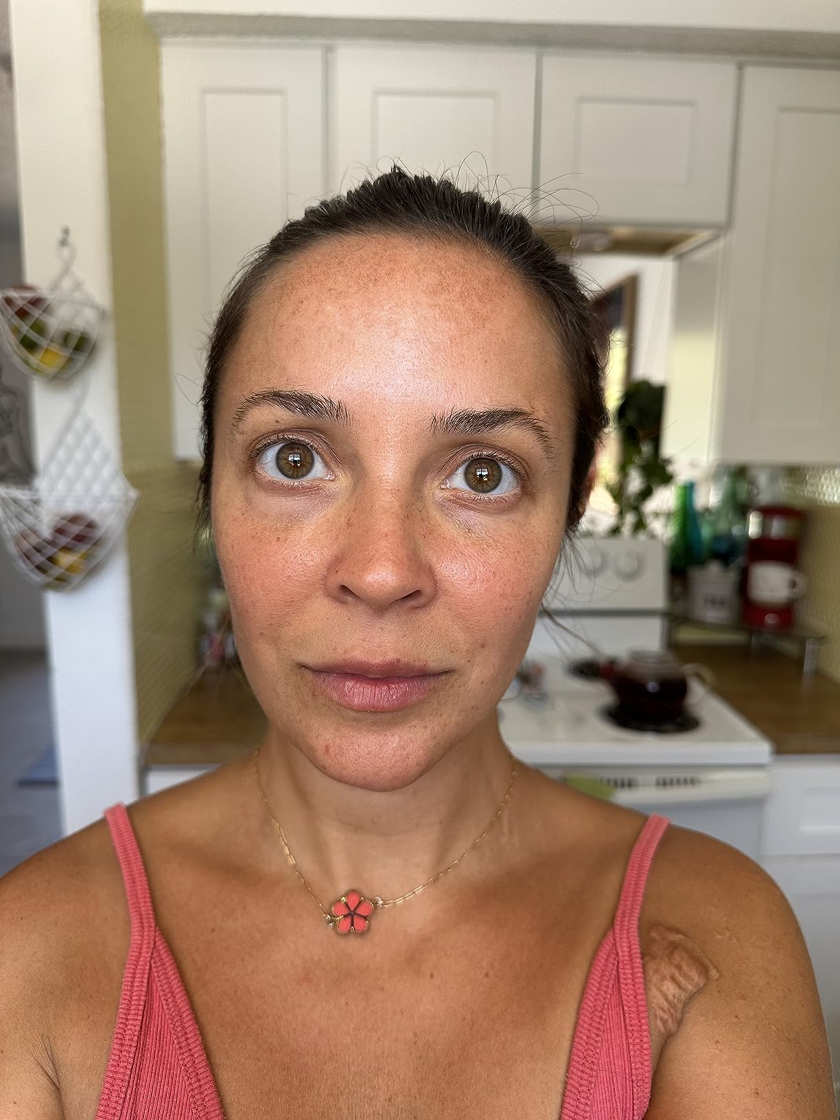 TheraFace Therabody TheraFace PRO - Microcurrent Facial Device, 8-in-1 Compact Face Massager & Facial Sculpting Tool with Light Therapy for Skin Tightening, Anti Wrinkle, Anti Aging & Skin Care (White) customer photo 2