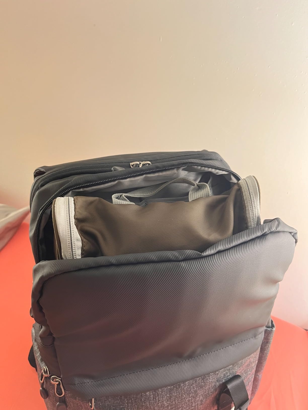 K&F CONCEPT Camera Backpack, 20L Camera Bags for Photographers | Large Capacity, Raincover, 15-15.6 Inch Laptop Compartment, Compatible for Canon/Nikon/Sony, DJI Mavic Drone, B01 customer photo 2