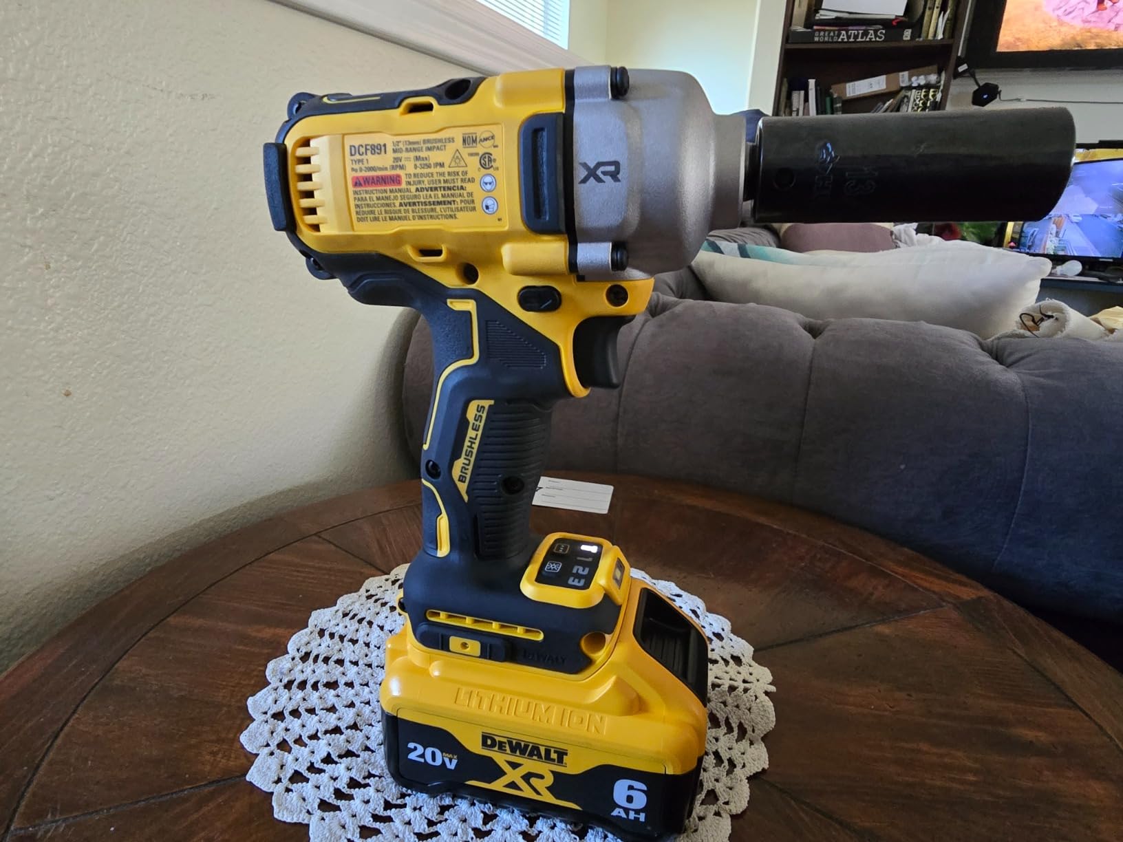DEWALT 20V MAX Cordless Impact Wrench, 1/2' Hog Ring, Includes LED Work Light and Belt Clip, Bare Tool Only (DCF891B) customer photo 1