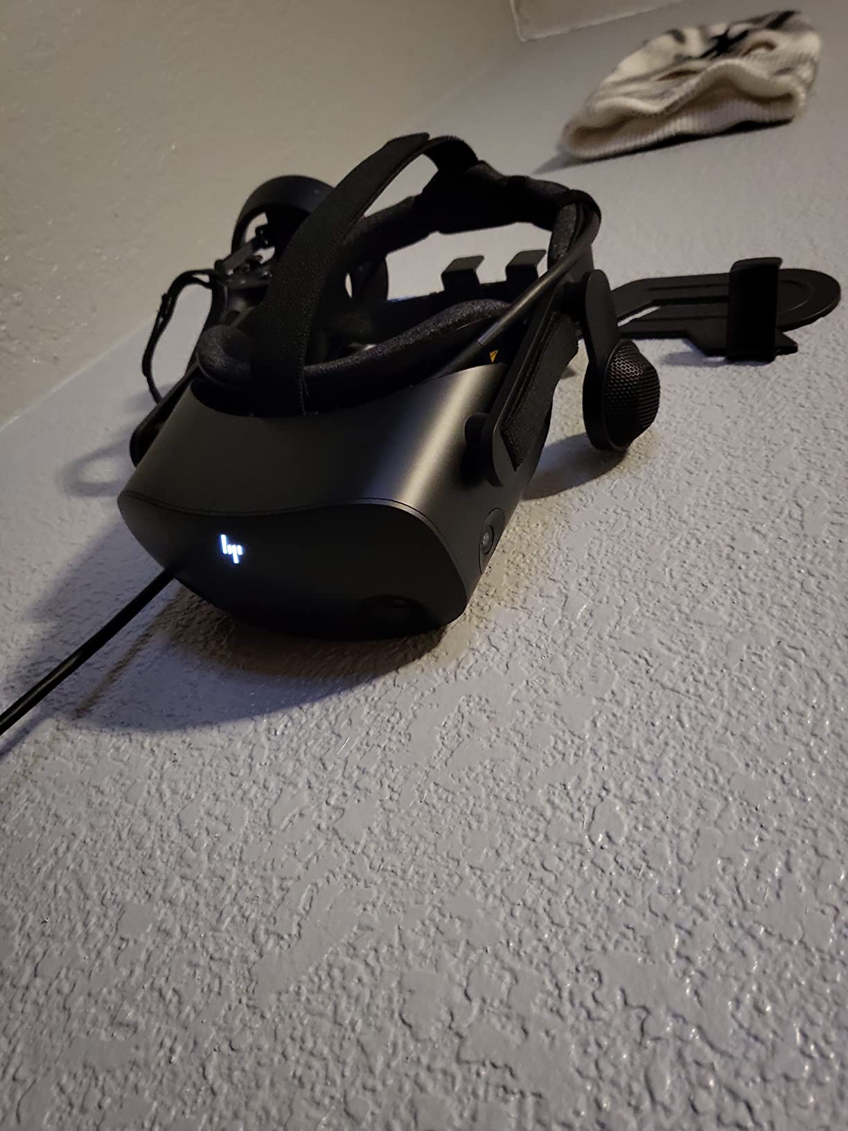 2022 HP Reverb G2 Virtual Reality Headset V2 Version customer photo 2