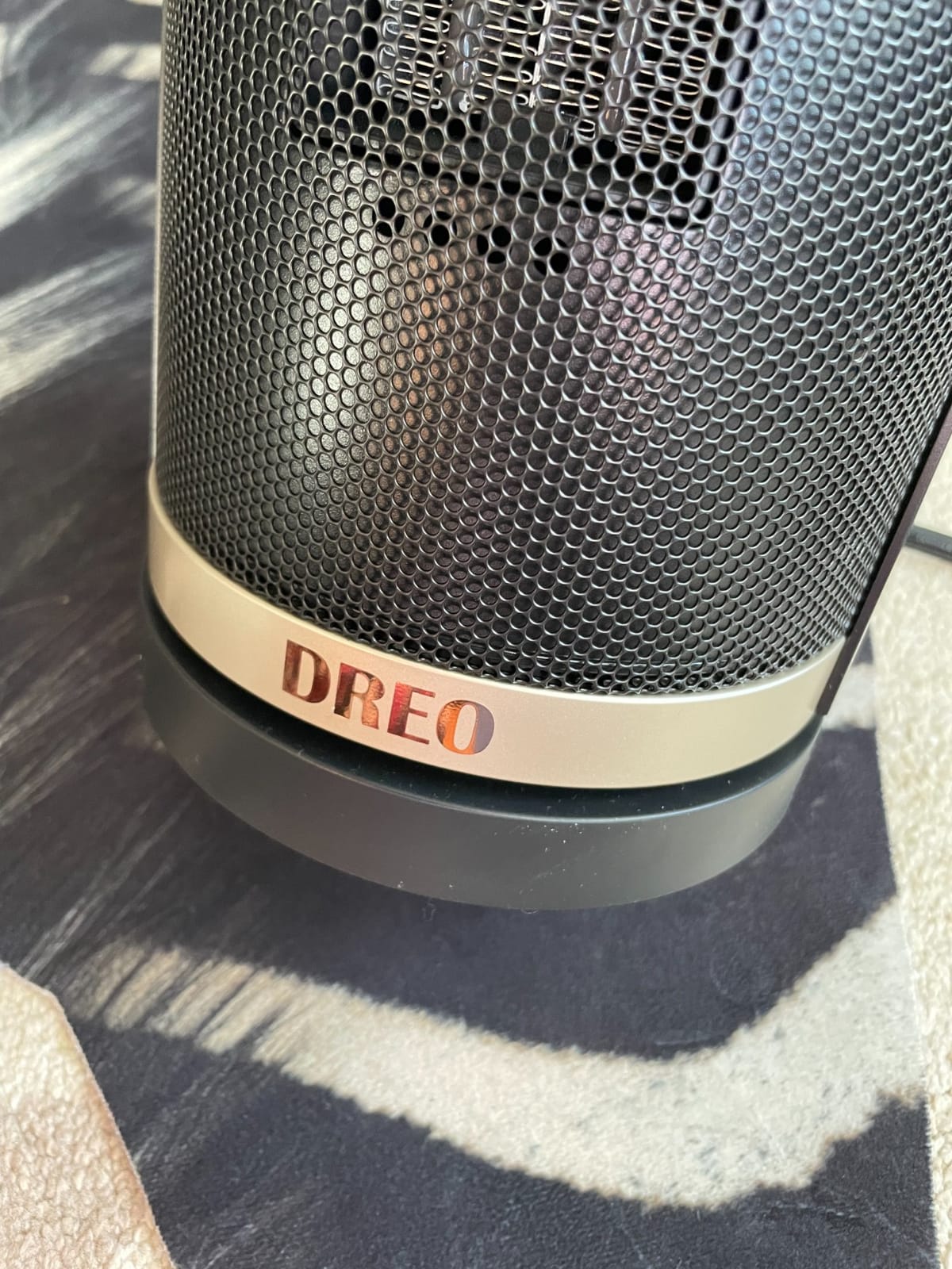 DREO 1500W Electric Space Heater with Remote for Large Room Bedroom,16 Inch customer photo 2