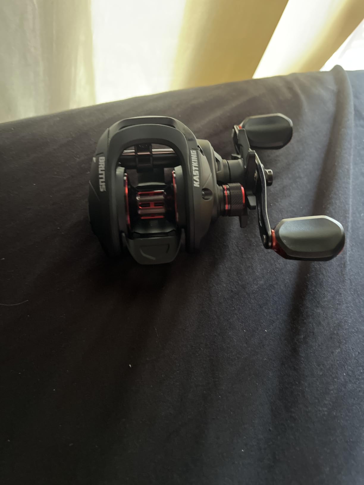 KastKing Brutus Baitcasting Fishing Reels, 7.2:1 Gear Ratio | Max Drag: 17.6 lb, 5+1 BB, 7.7 oz, Lightweight Graphite Frame, 10-Button Magnetic Brake, Aluminum Handle customer photo 2