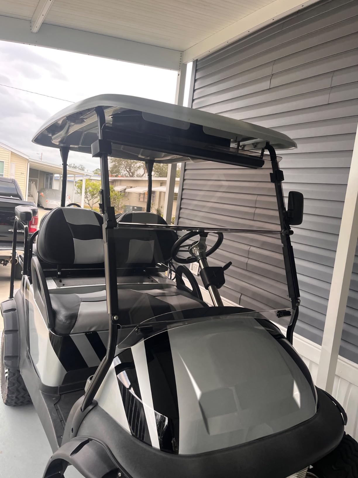 10L0L Golf Cart Windshield for Club Car Precedent/Tempo/Onward 2004-Up 5MM | Clear/Tinted Fold-Down Windshield for Club Car, Anti-UV Impact-Resistant, HD View, Heavy-Duty Hinges, 37.5
