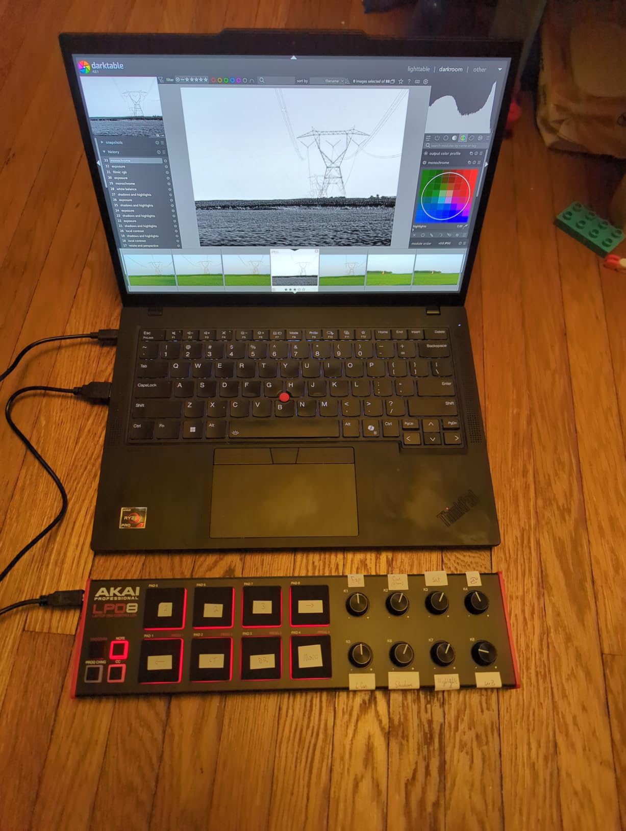 Akai Professional LPD8 USB MIDI Pad Controller | 8 RGB MPC Drum Pads, 8 Assignable Knobs, Universal DAW Compatibility, for Music Producers and Beat Makers customer photo 1