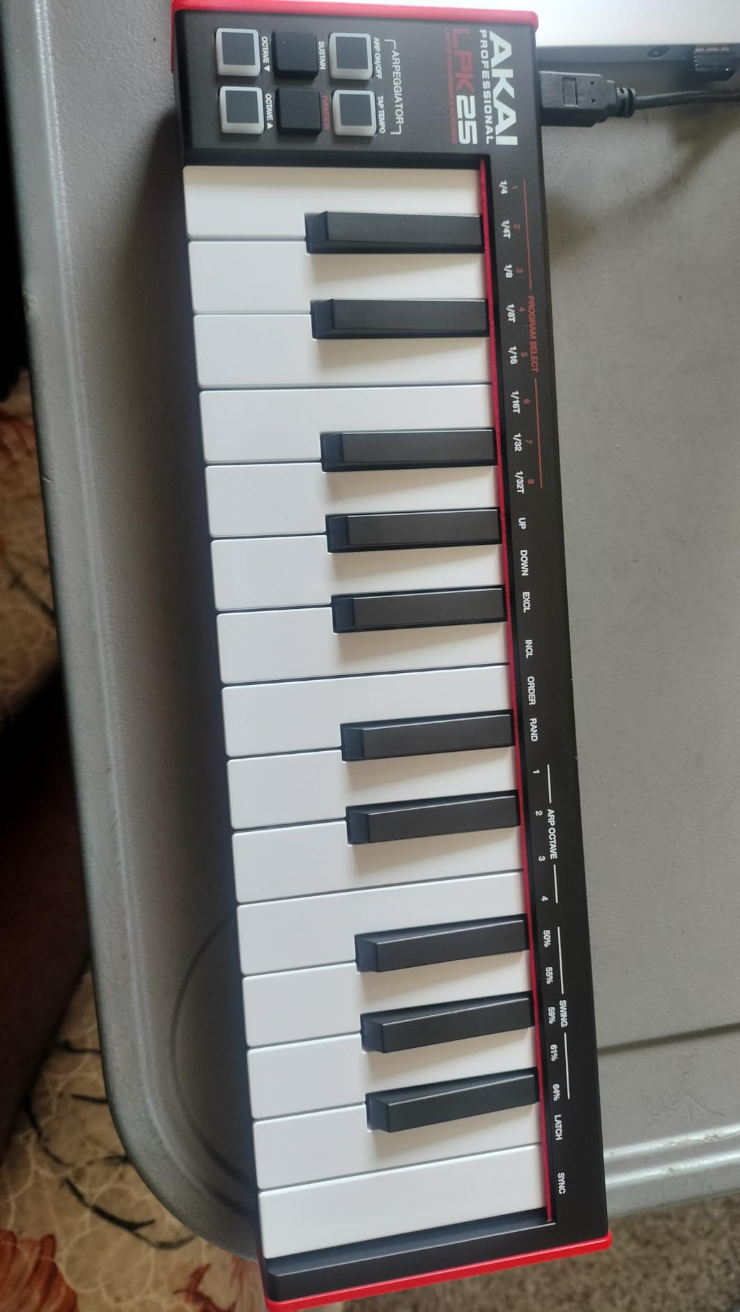 Akai Professional LPK25 25-Key USB MIDI Keyboard Controller | Velocity-Sensitive Mini Keys, Arpeggiator, Universal DAW Compatiblity, for Music Producers customer photo 2