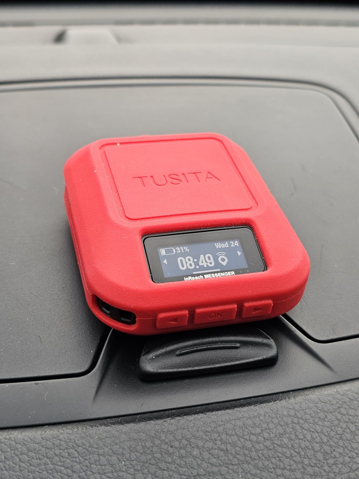 Garmin inReach Messenger Satellite Communicator, Global Two-Way Messaging customer photo 1