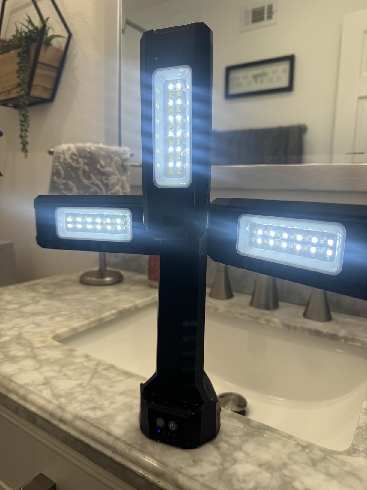 Rechargeable LED Work Light with Stand, Aluminum 67