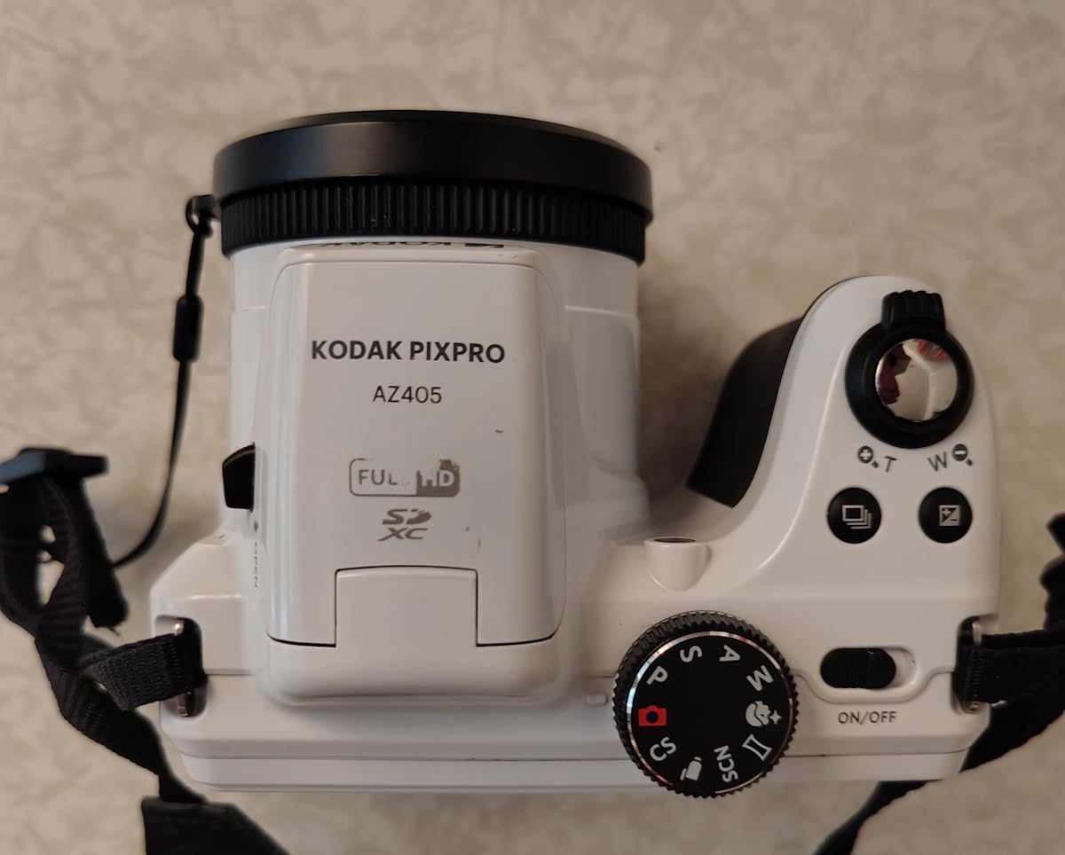 KODAK PIXPRO AZ405 20MP Digital Camera, 40x Optical Zoom, AA, OIS, White customer photo 2