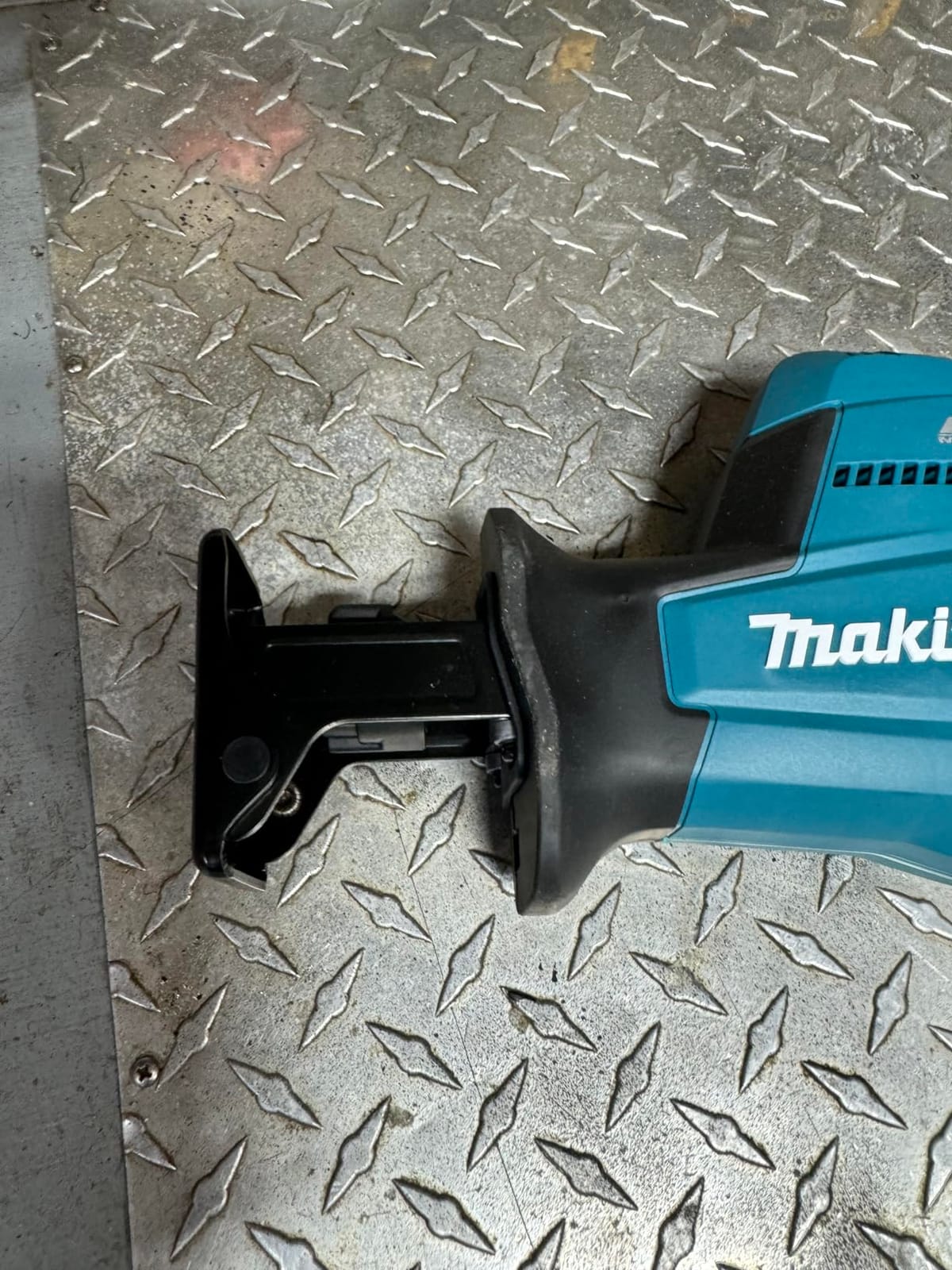 Makita XRJ08Z 18V LXT Lithium-Ion Brushless Cordless Compact One-Handed Recipro Saw, Tool Only customer photo 1