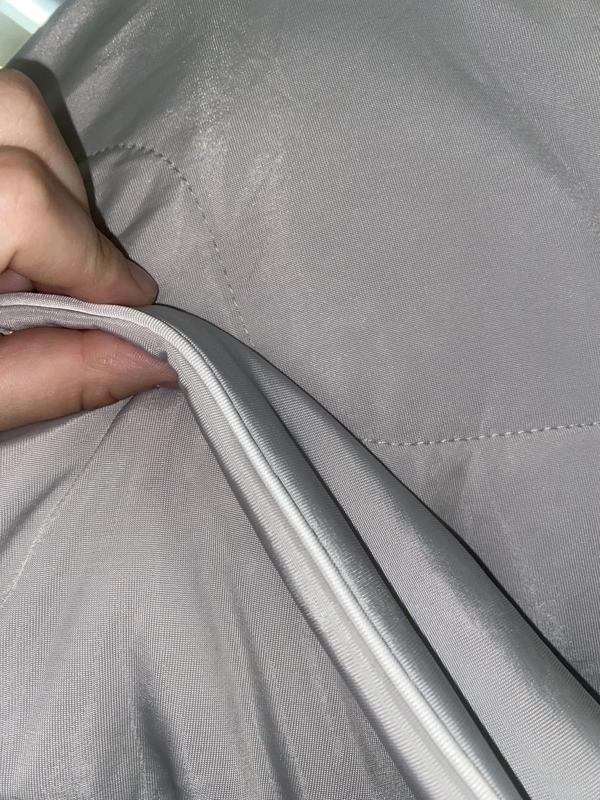 EASELAND Cooling Comforter Queen, Upgraded Double-Sided Q-MAX 0.45+ customer photo 1