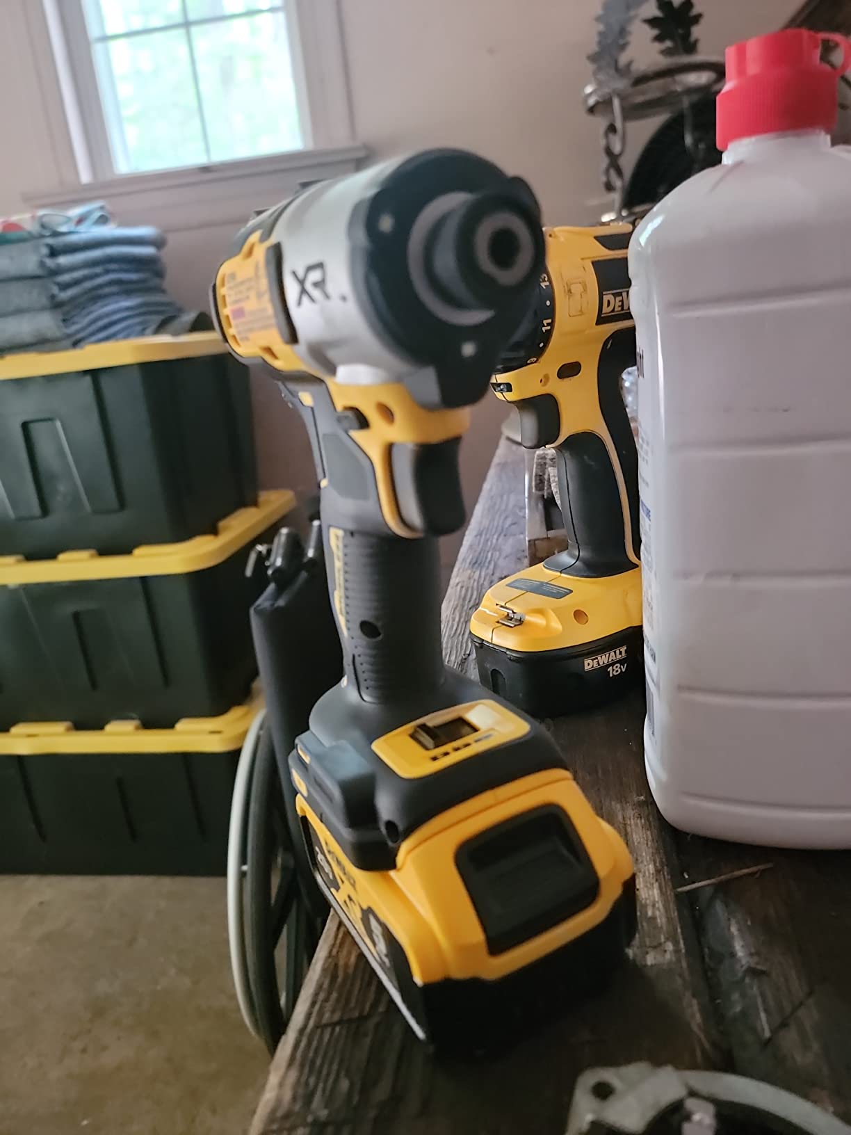 DEWALT 20V MAX XR Impact Driver, 1/4 Inch High Torque Brushless 3 Speed Premium Cordless (DCF845B) customer photo 2