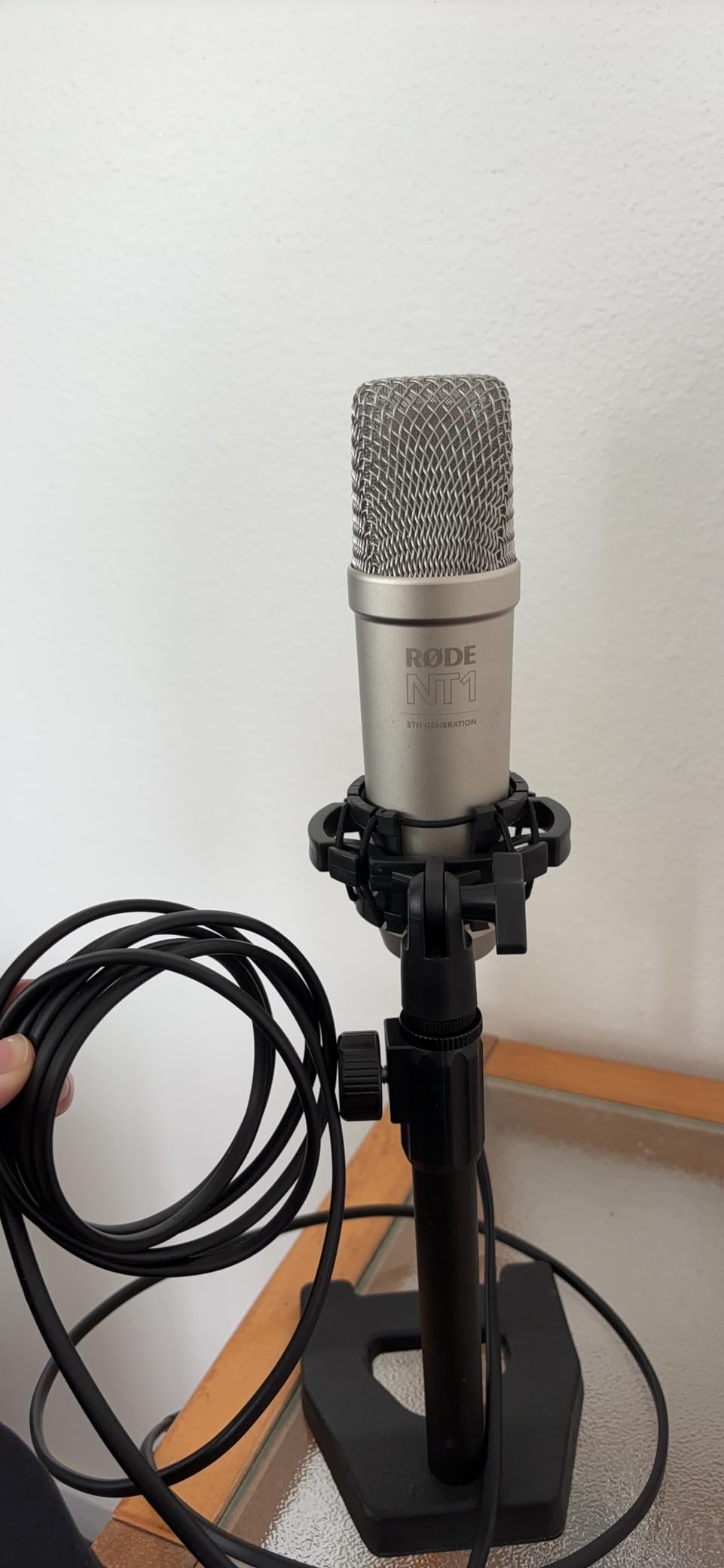 RØDE NT1 5th Gen Studio Condenser Microphone, XLR + USB-C, Silver | XLR and USB Outputs, Shock Mount and Pop Filter Included, Music Production, Vocal Recording, Podcasting customer photo 1