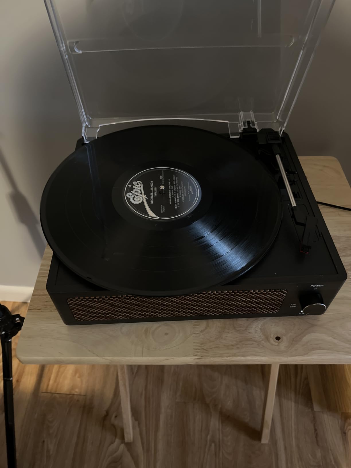 Seasonlife Vinyl Record Player with Speakers, Wood Black Vintage Turntables | All-in-one Beginner LP Players, Retro Old-school Phonograph, Belt-Driven, 3-Speed, BT Wireless Input, Headphone, AUX, RCA, Auto Stop customer photo 2