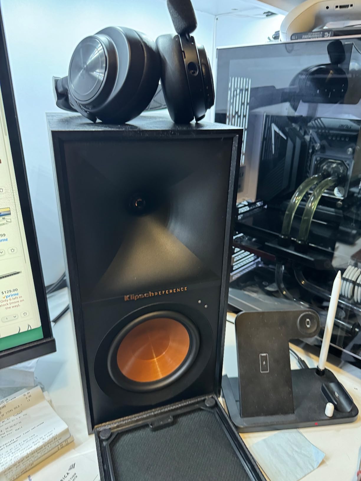 Klipsch Reference R-40PM Powered Bookshelf Speakers - 90-Degree x 90-Degree Tractrix Horn - Linear Travel Suspension customer photo 2