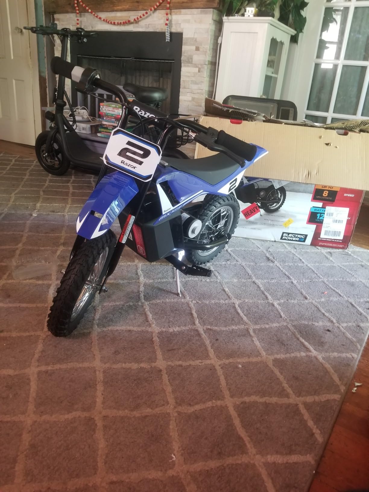 Razor MX125 Dirt Rocket Electric-Powered Bike with Authentic Motocross Geometry, Rear-Wheel Drive, 100-watt, high-Torque, Chain-Driven Motor, for Kids 7+, Blue customer photo 2