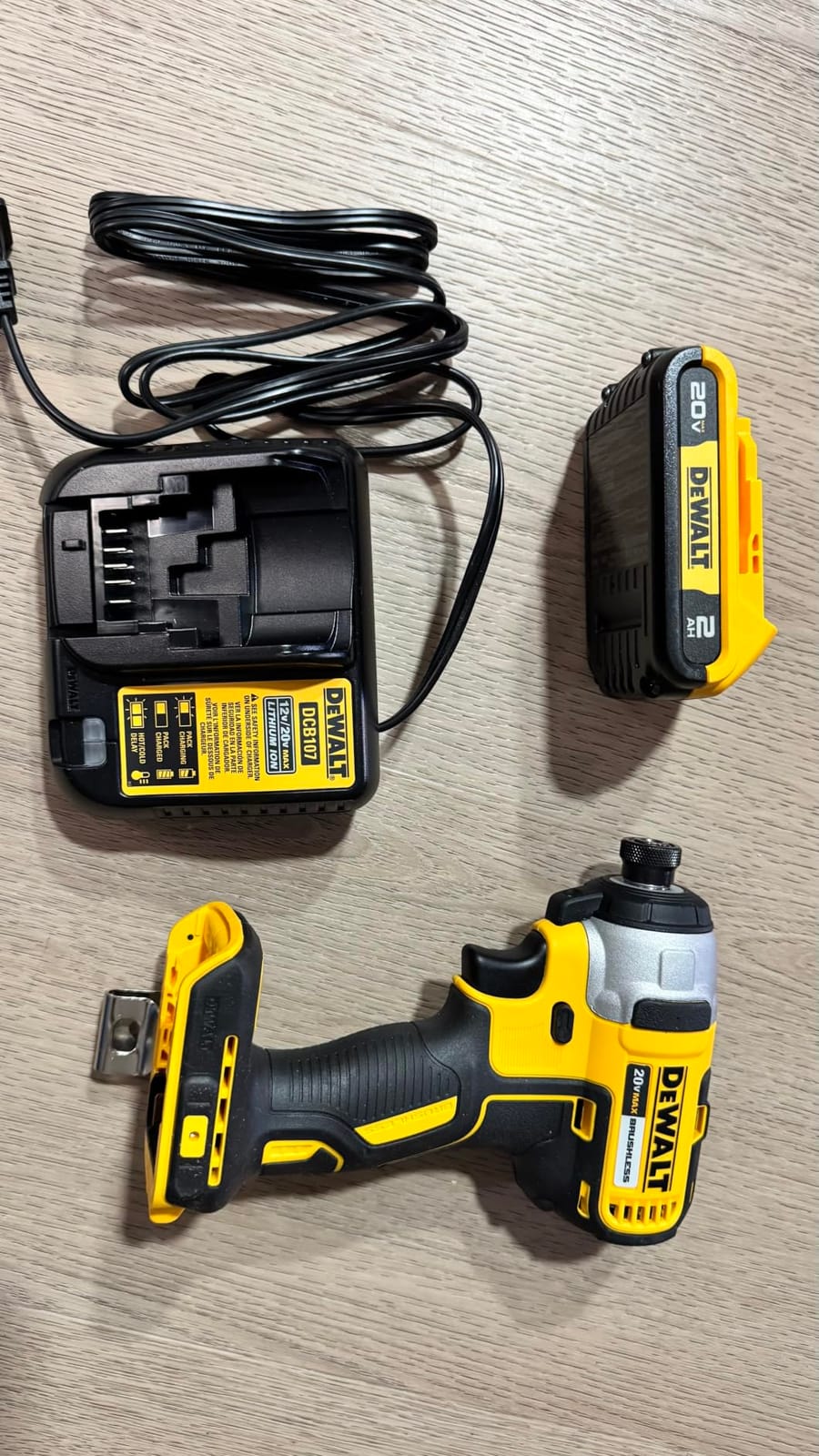 DEWALT 20V MAX Impact Driver, 1/4 Inch, Battery and Charger Included (DCF787D1) customer photo 2