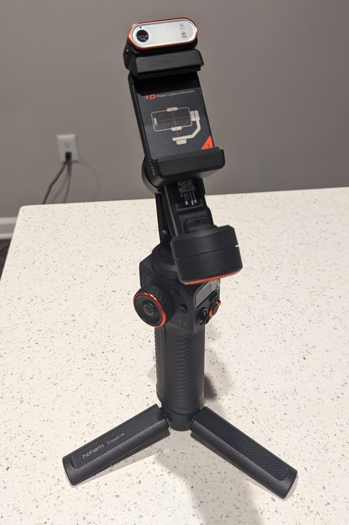 Hohem iSteady M6 Gimbal Stabilizer for Smartphone, 3-Axis Cell Phone Stabilizer Built-in OLED Display 400g Payload Reverse Charging Android and iPhone Gimbal with Inception Motion Timelapse customer photo 1